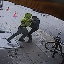 los-angeles-man-arrested-shoving-passerby-road.png