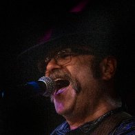 lee belting it out.jpg