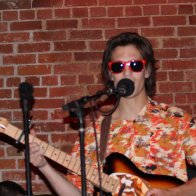 3032-JustinSmithrockintoRedSunglassessong.JPG