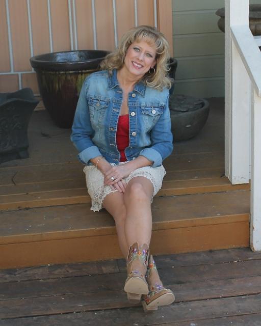 Heather Thomas Van Deren Praise Radio